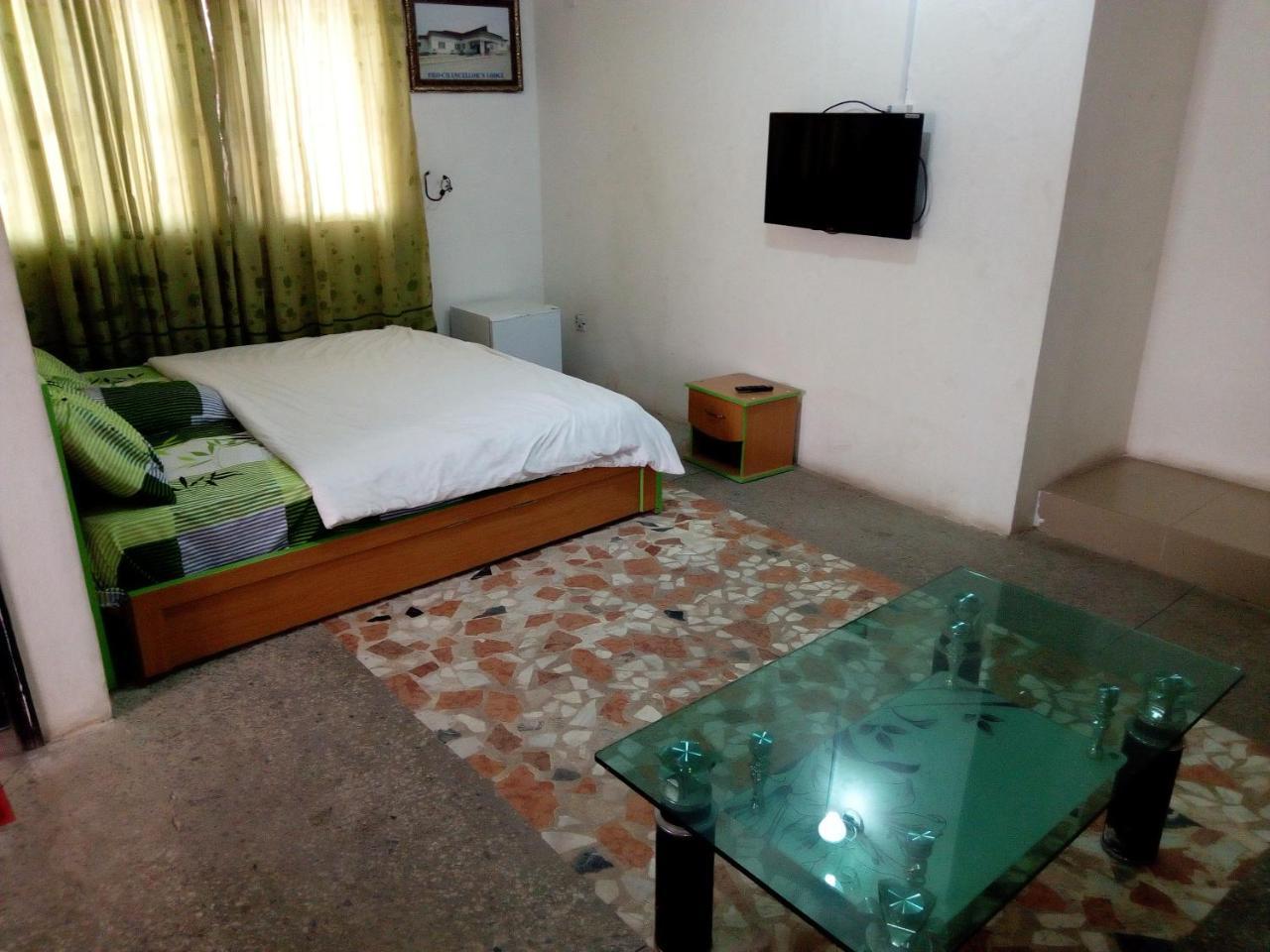 Royal Green Guest House Abeokuta Buitenkant foto