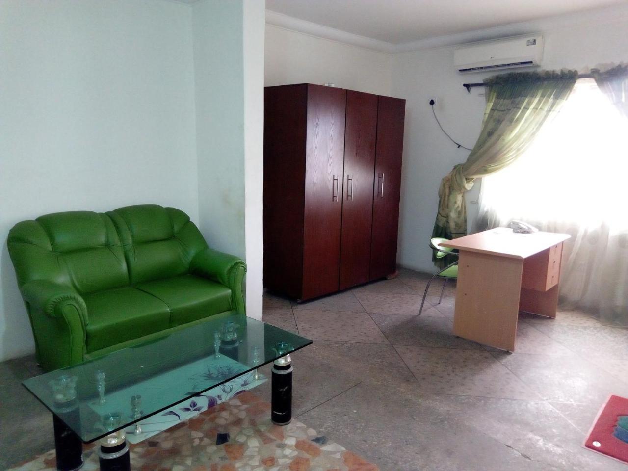 Royal Green Guest House Abeokuta Buitenkant foto