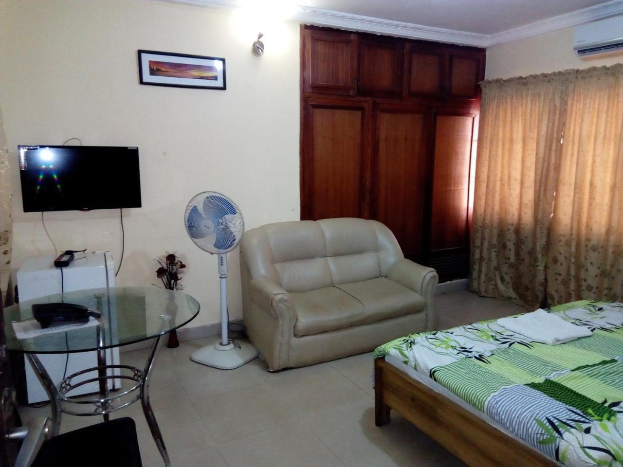 Royal Green Guest House Abeokuta Buitenkant foto