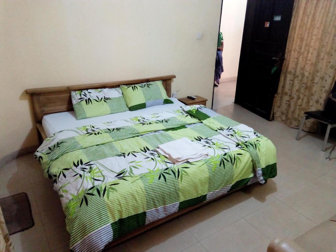 Royal Green Guest House Abeokuta Buitenkant foto