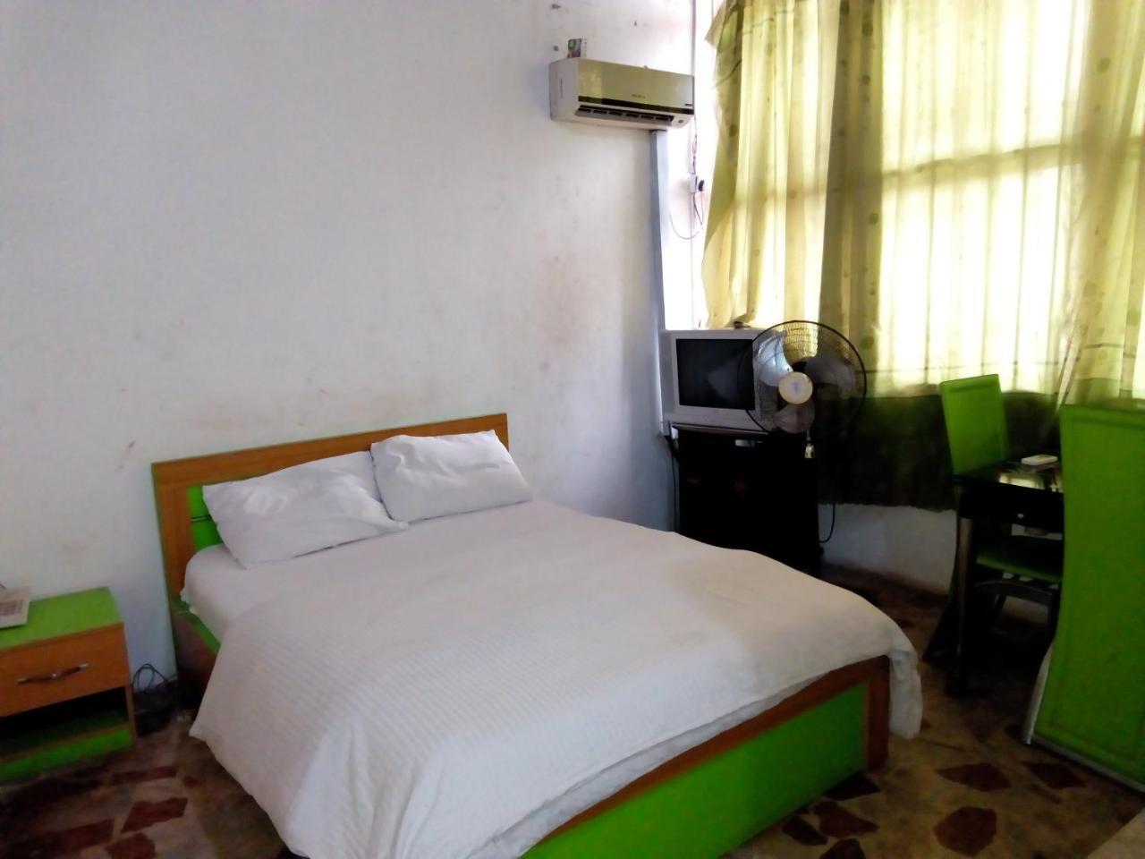 Royal Green Guest House Abeokuta Buitenkant foto