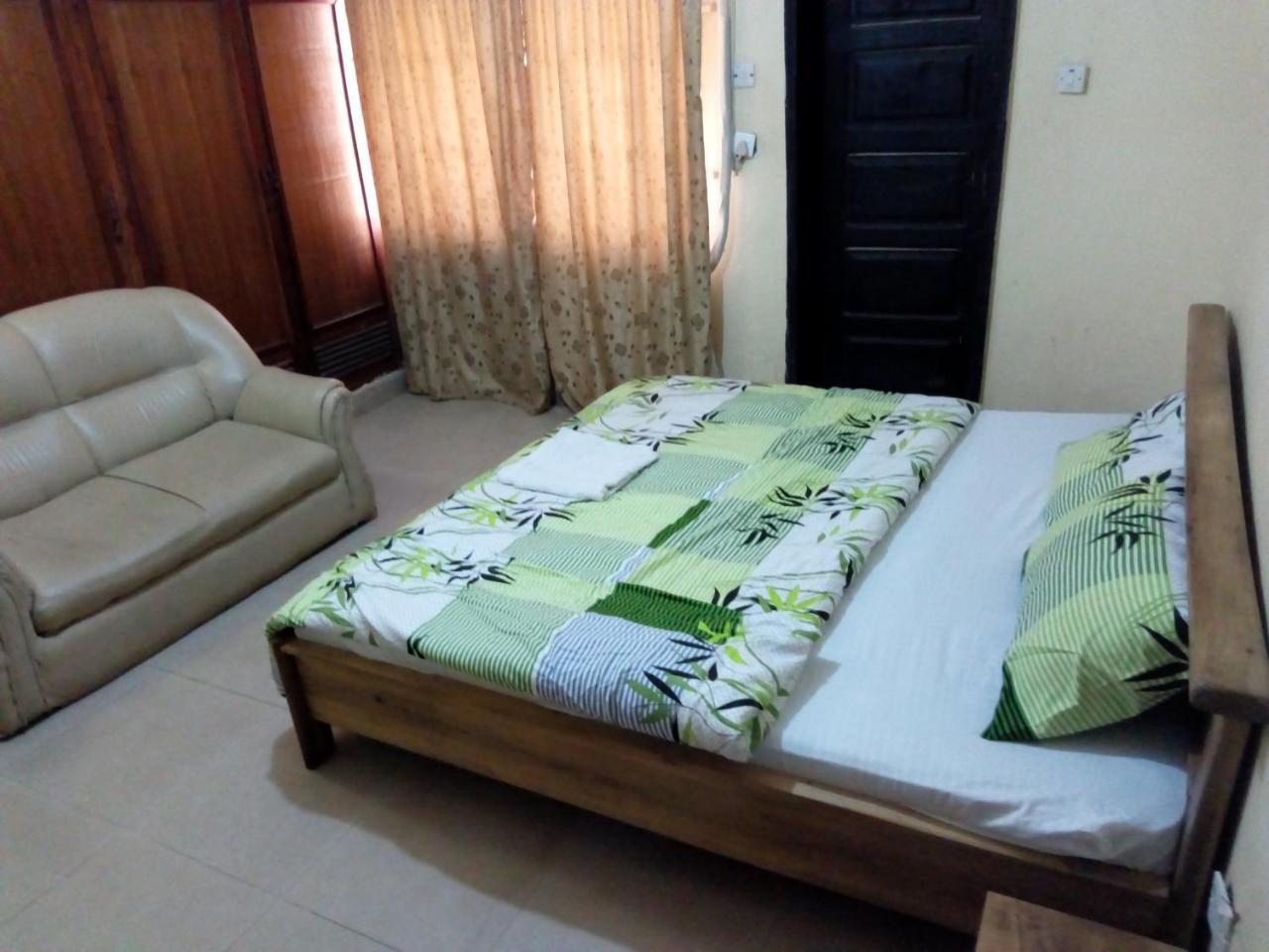 Royal Green Guest House Abeokuta Buitenkant foto