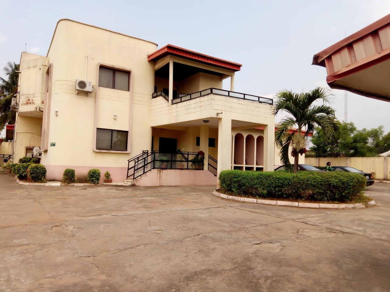 Royal Green Guest House Abeokuta Buitenkant foto